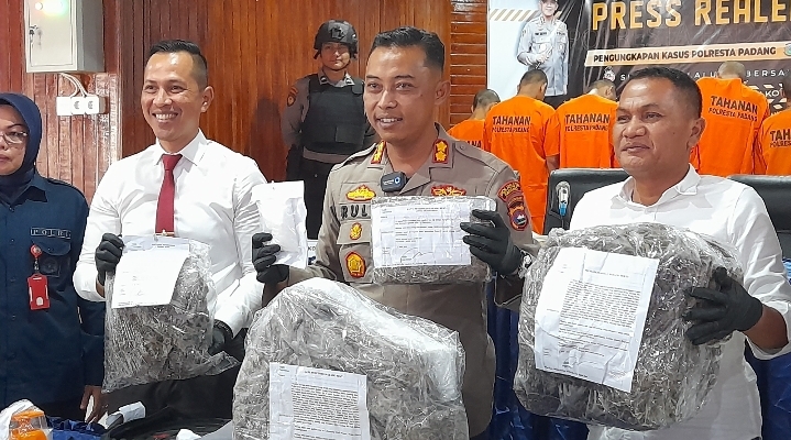 1 Bulan, Satresnarkoba Polresta Padang Amankan 92 TSK & BB 210,9 gr Sabu, 29 Ekstasi, 19,12 kg Ganja