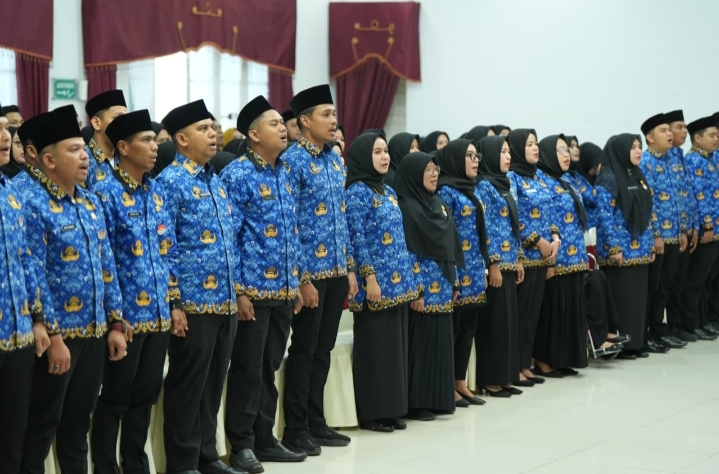 117 PPPK Paruh Waktu Pemprov Sumbar Terima SK, Sekdaprov Ingatkan Disiplin dan Etos Kerja