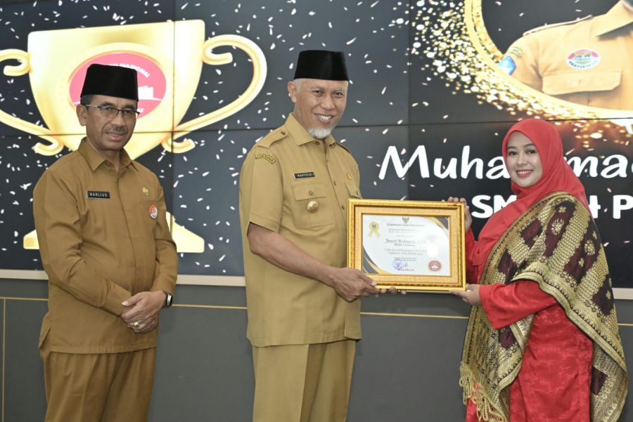 139 Guru dan Tendik Terima Penghargaan, Mahyeldi : Kualitas Pendidikan Sumbar Makin Merata