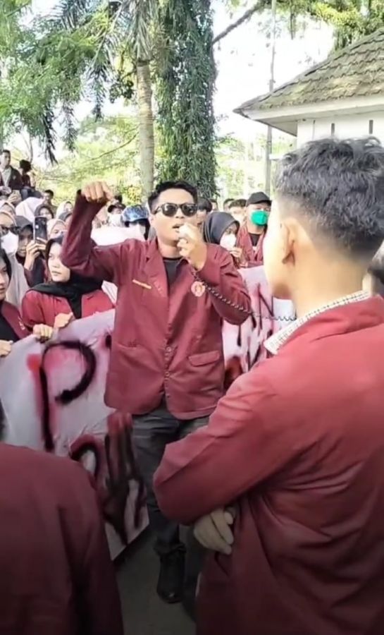 66 Hari Kerja Bupati Annisa, Mahasiswa Undhari Gelar Aksi Protes Terkait Pelayanan Kesehatan Buruk