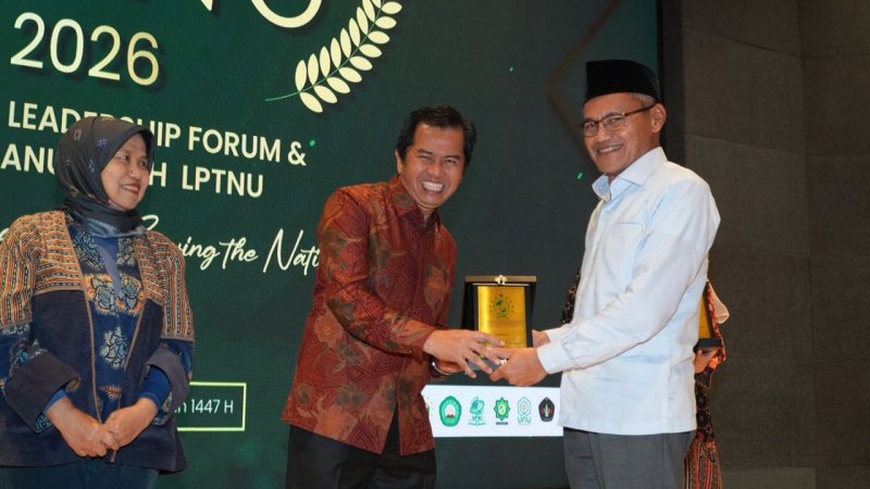 Akademisi UNP Raih Anugerah LPTNU 2026 sebagai Ilmuwan Muslim Berpengaruh di Bidang Teknologi Halal