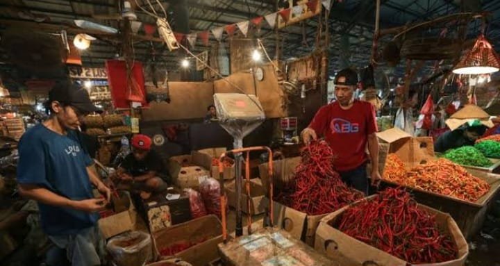 Akhir Bulan Cabai Kriting Lokal dan Ayam Potong Naik
