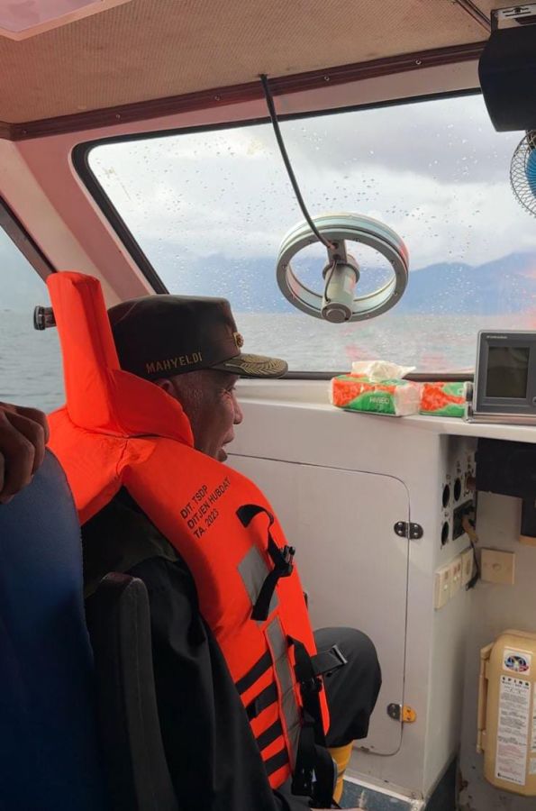 Akses Terputus, Mahyeldi Naik Speedboat Sambangi Warga Sungai Batang yang Terisolir