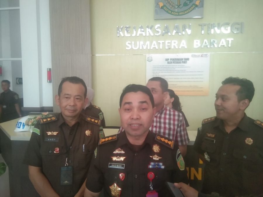 Anak Bupati Sosel Penuhi Panggilan Kejati Sumbar