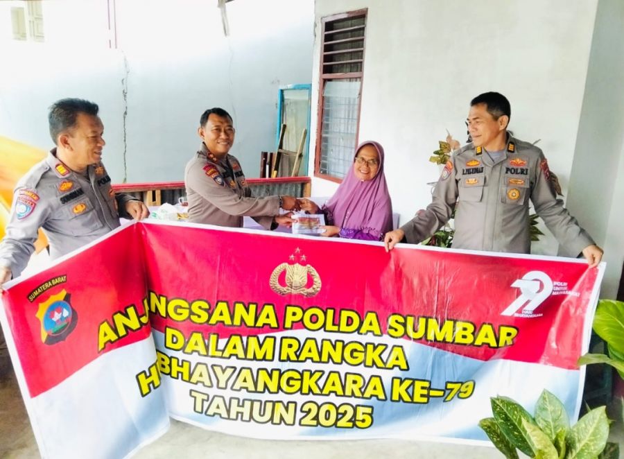 Anjangsana Peringati Hari Bhayangkara ke-79, Polda Sumbar Kunjungi Warakawuri dan Berikan Bantuan