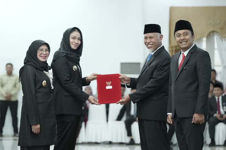 Annisa-Leli Terima SK Pelantikan dari Kemendagri 
