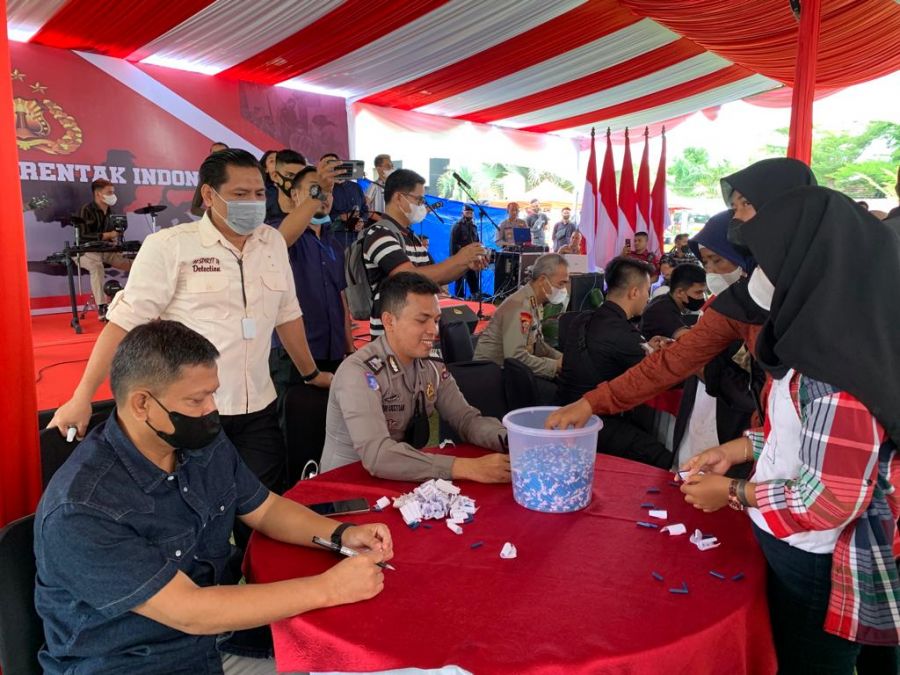 Antusias Ribuan Masyarakat ikut SUMDARSIN di Polda Sumbar