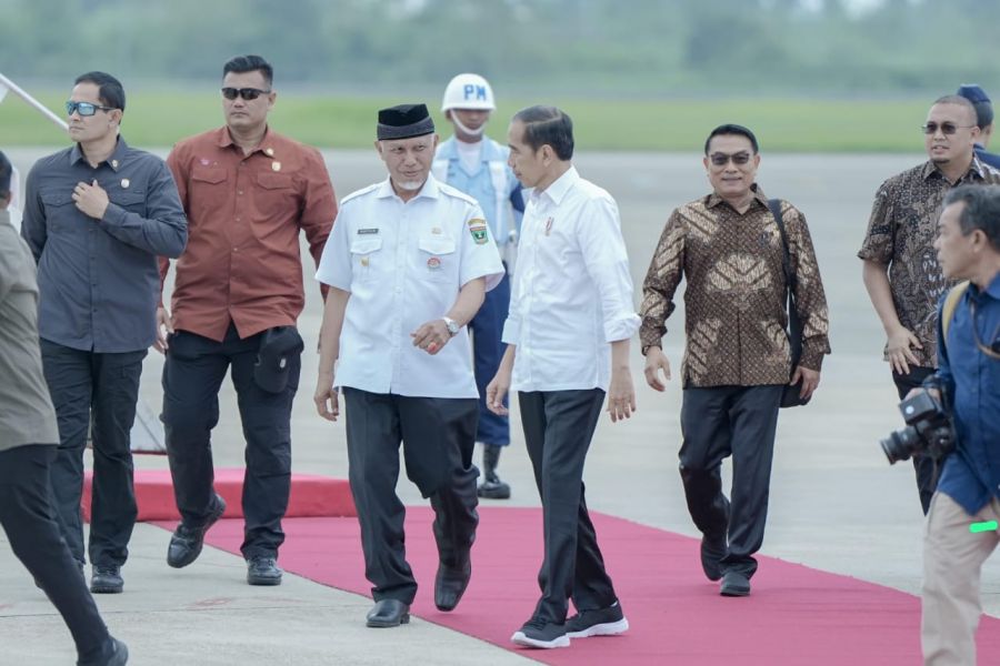 Awali Kunjungan Kerja di Sumbar, Presiden Joko Widodo Resmikan Bandara Mentawai