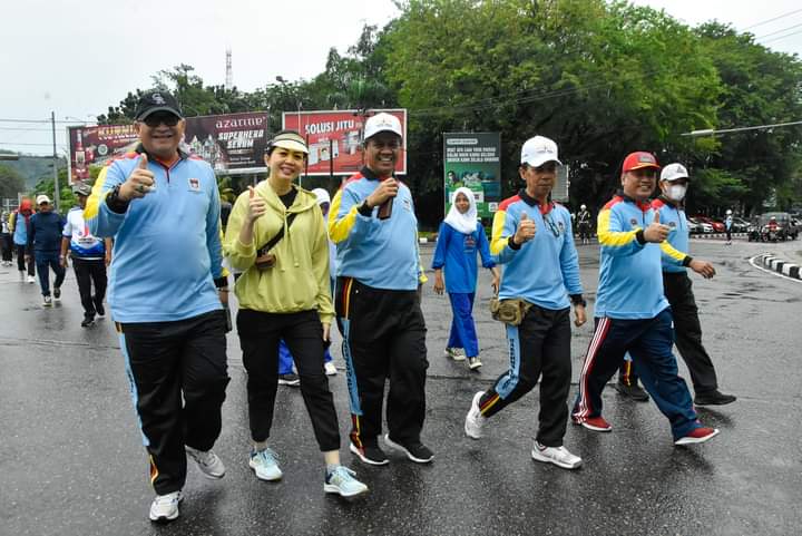 Bangun Semangat Berjalan Kaki, Pemko Padang Ikuti World Walking Day 2022