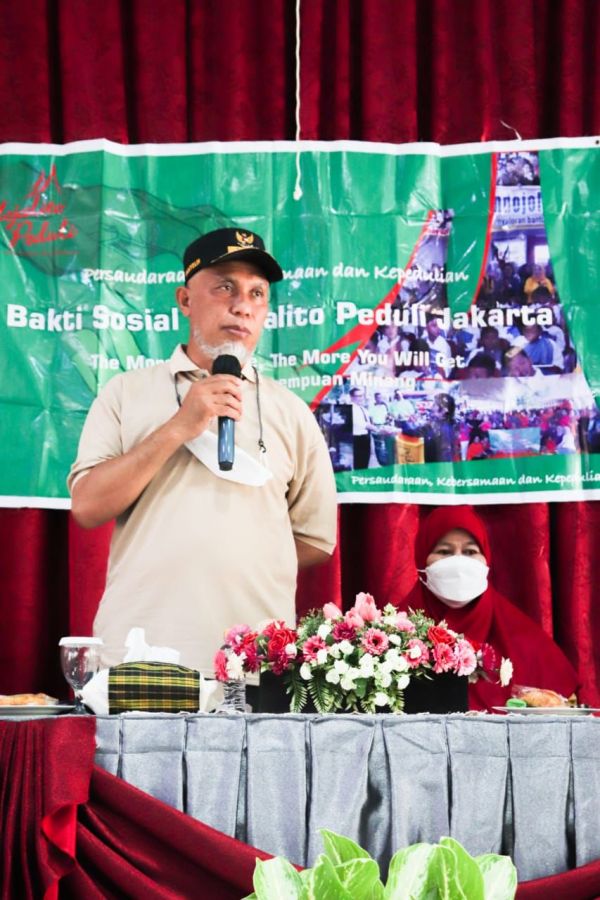 Bantu Korban Kebakaran Pasar Bawah, Gubernur Puji Kepedulian Indojalito pada Kampung Halaman
