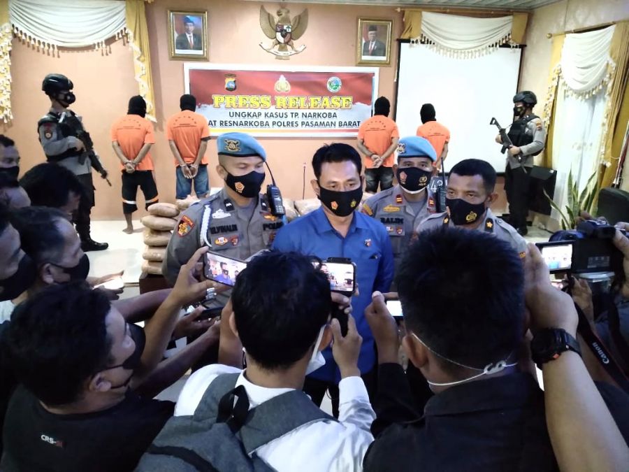 Bawa 2 Karung Ganja Dari Penyabungan, 4 Pelaku Ditangkap Polres Pasbar