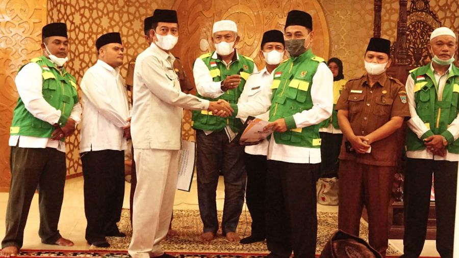 Baznas Pasbar Serahkan Zakat Konsumtif kepada 4.034 Mustahik se Pasaman Barat