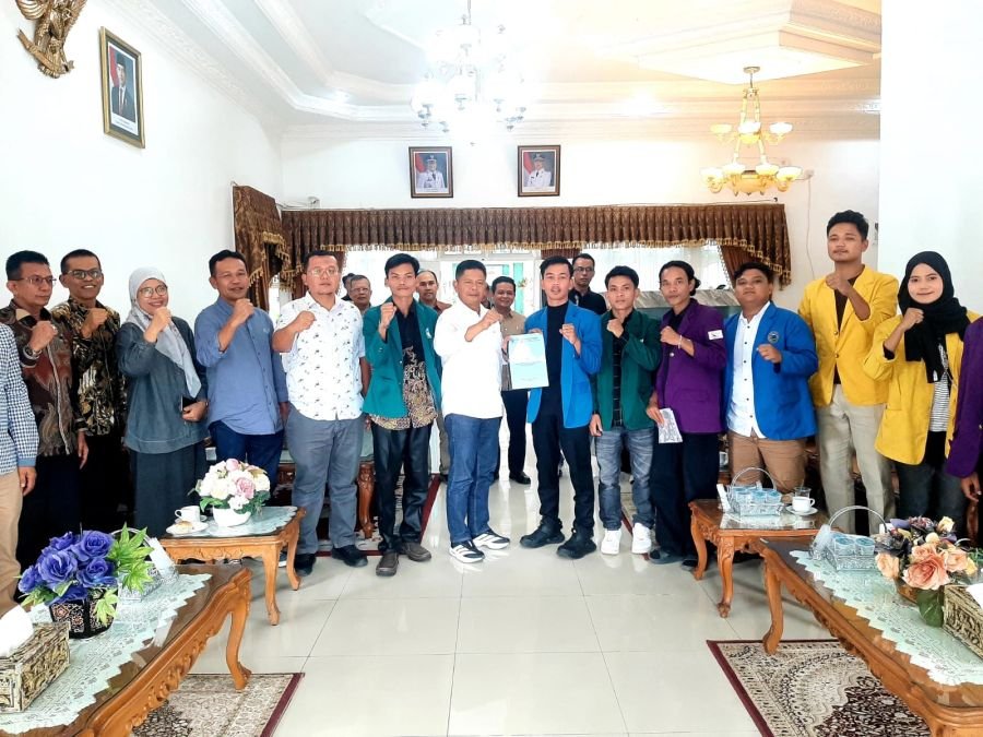 BEM Sumbar Apresiasi Bupati Welly dan Keterbukaan Pemkab, Mahasiswa Sampaikan Berbagai Aspirasi