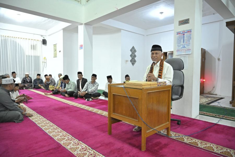 Berceramah di Kamang Magek, Gubernur Mahyeldi Sebut Isra' Mi'raj Memuat Banyak Pelajaran Hidup