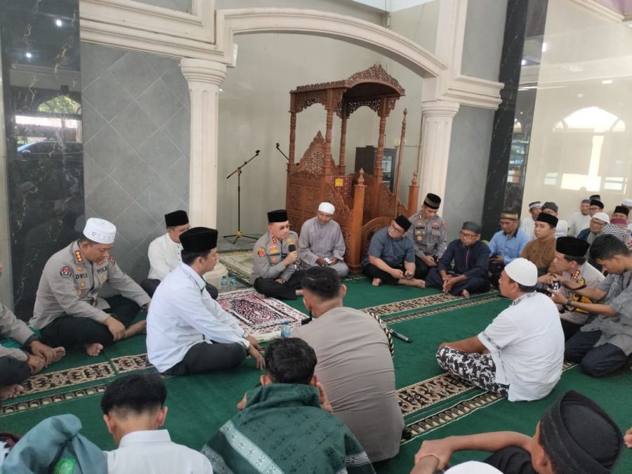 Berikan Pesan Kamtibmas, Ini Kata Kapolda Sumbar saat 'Jumat Curhat' di Masjid Miftahul Huda KPIK