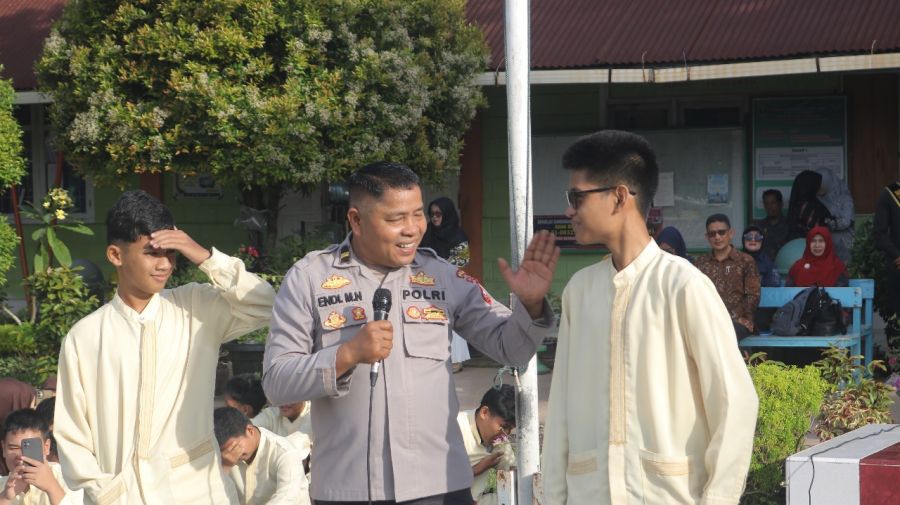Bidhumas Polda Sumbar Gelar Sosialisasi Bijak Bermedia Sosial di SMA Negeri 