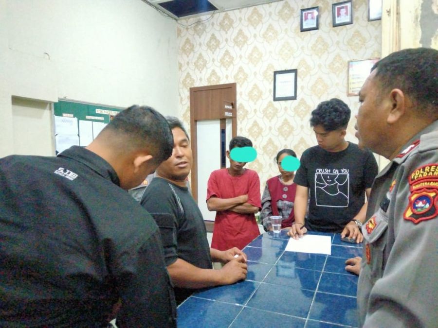 Bikin Resah Warga Sering Bawa Pria Menginap, Satpol PP Padang Grebek Wanita Paruh Baya Pemilik Rumah