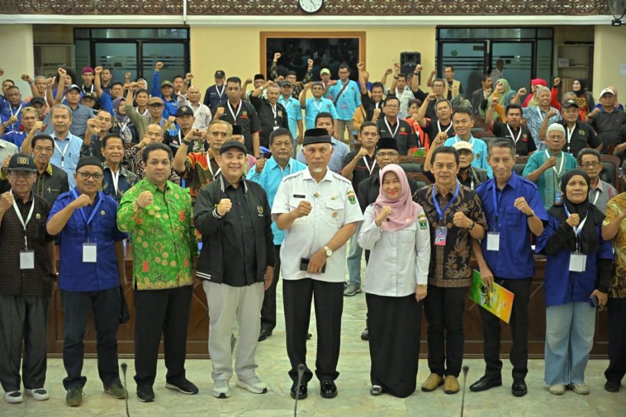 Buka KLB PWI Sumbar, Gubernur Mahyeldi Tegaskan Wartawan sebagai Tonggak Penjaga Demokrasi