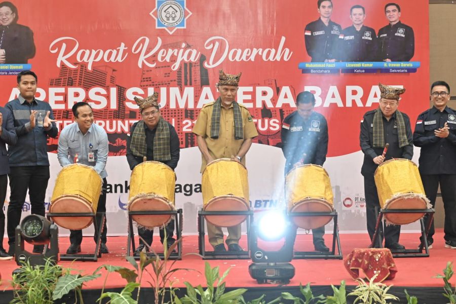 Buka Rakerda Apersi, Mahyeldi Ingin Kuantitas dan Kualitas Perumahan bagi Warga Sumbar Ditingkatkan