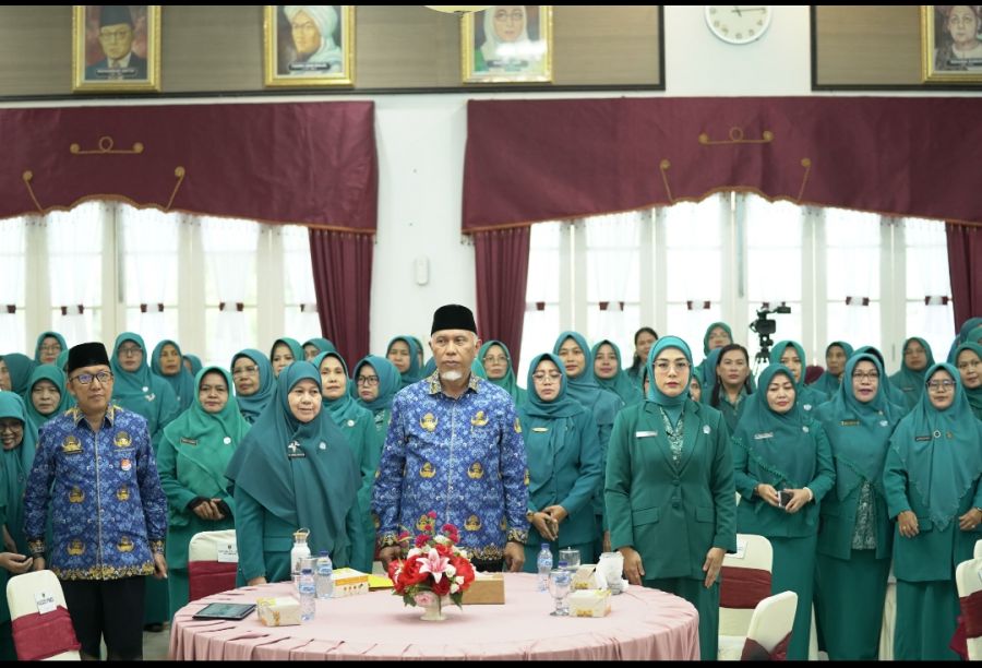 Buka Rakerda PKK Sumbar 2025, Mahyeldi Minta Gerakan PKK Aktif Hingga ke Nagari