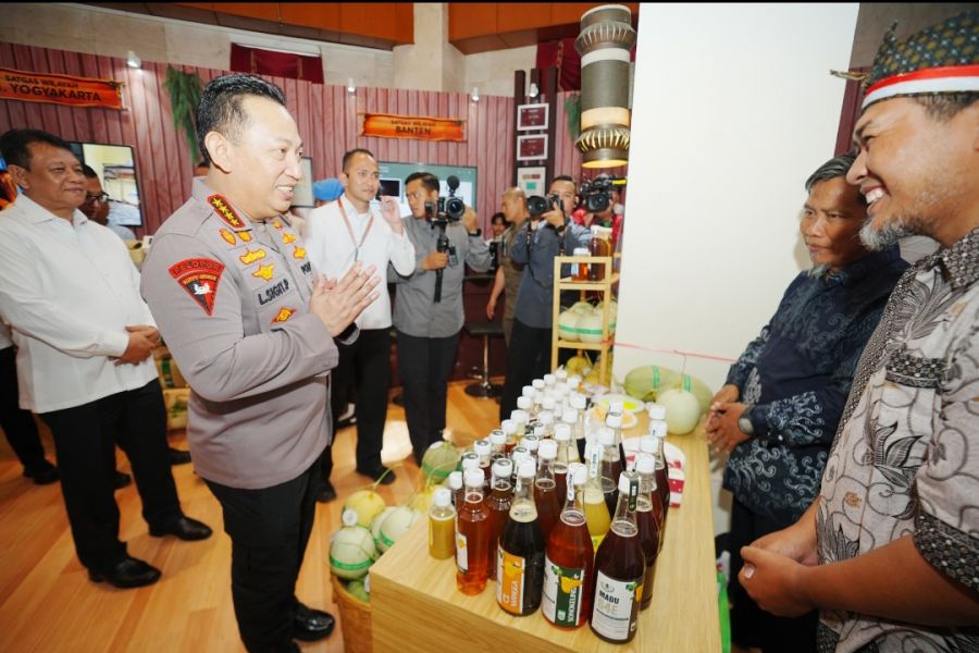 Buka Rakernis Densus 88, Kapolri Kunjungi Stan Usaha Eks Narapidana Teroris 