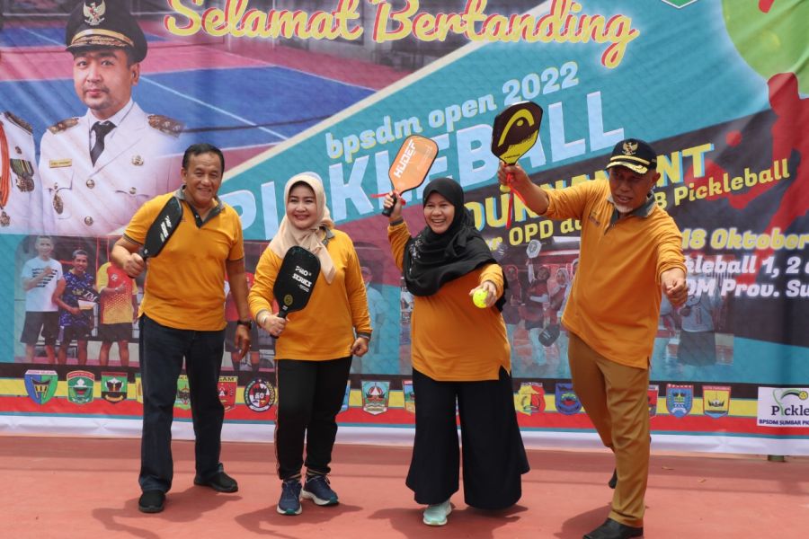 Buka Tournament Pickleball Antar OPD, Gubernur Sumbar: Jadikan Kerja dan Olahraga Sebagai Ibadah