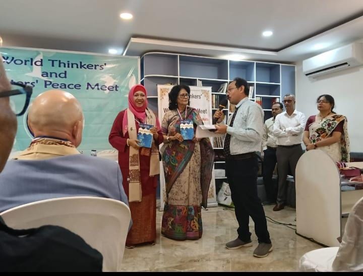 Buku Penyair Indonesia dan India Diluncurkan pada Acara the World Thinkers and Writers Peace Meet