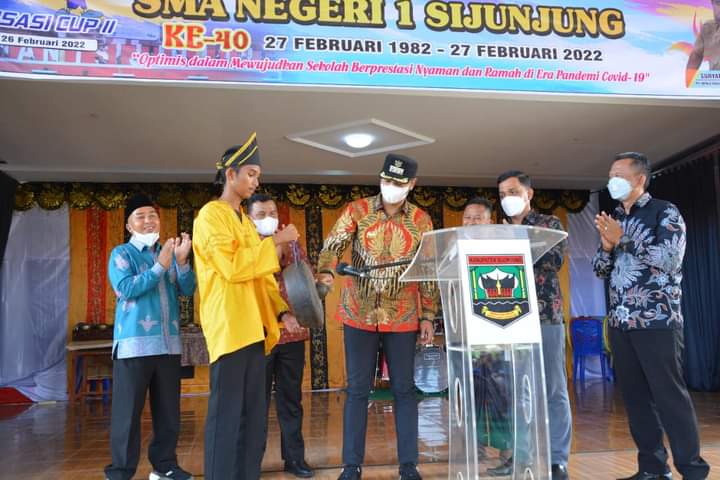 Bupati Benny Dwifa Hadiri Peringatan HUT ke-40 SMAN 1 Sijunjung