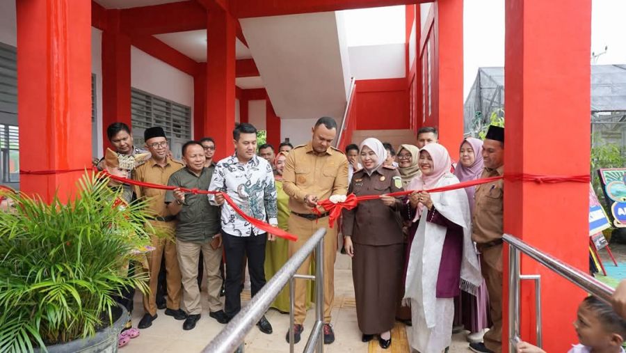 Bupati Benny Dwifa Yuswir Resmikan Gedung Baru SDN 1 Sijunjung