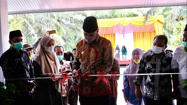 Bupati Benny Resmikan Ruang Kelas Baru SMP IT Golbal Techno Kamang Baru Sijunjung