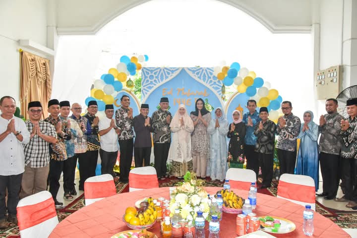 Bupati dan Wabup Dharmasraya Bawa Tim Lengkap Silaturahmi Idul Fitri dengan Forkopimda Sumbar