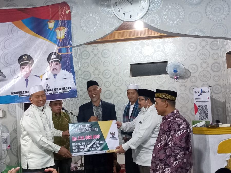 Bupati Pasbar Dampingi Gubernur Mahyeldi Safari Ramadhan ke Masjid Taqwa Muhammadiyah Kampung Pinang