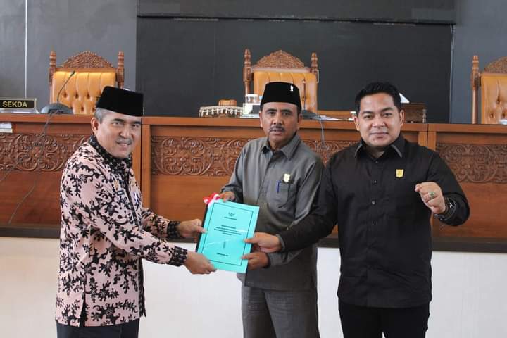 Bupati Dharmasraya Hadiri Rapat Paripurna Terkait Ranperda Perubahan APBD Tahun 2024