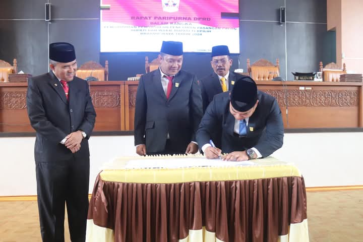 Bupati Hadir Gelar Paripurna Pengumuman Pengusulan Penetapan Pasangan Calon Bupati dan Wakil Bupati