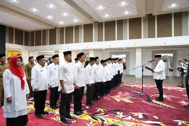 Bupati Sutan Riska Kukuhkan Pengurus Masjid Agung dan Islamic Center Dharmasraya 2021-2025