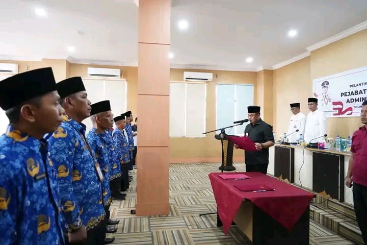 Bupati Sutan Riska Lantik Martin Efendi Sebagai Kadis Sosial Dharmasraya