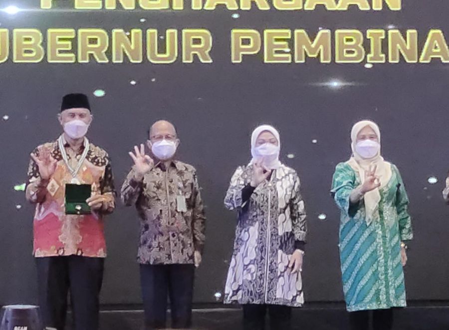 Buya Mahyeldi Raih Penghargaan K3 Kementrian Tenaga Kerja