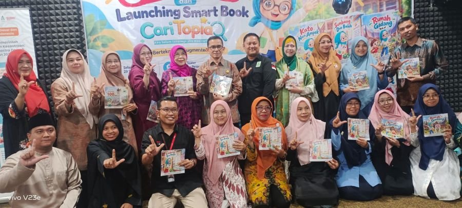CariTopia Luncurkan Buku Pintar Bahasa Minang Berbasis Augmented Reality