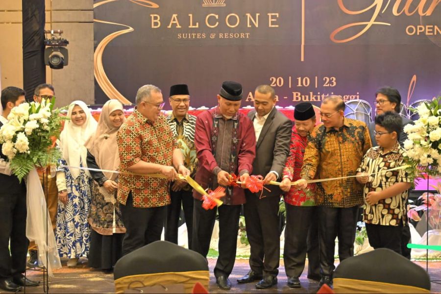 Commissioner of The Balcone Suites Hotel and Resort Puji Kemudahan Berinvestasi di Sumbar