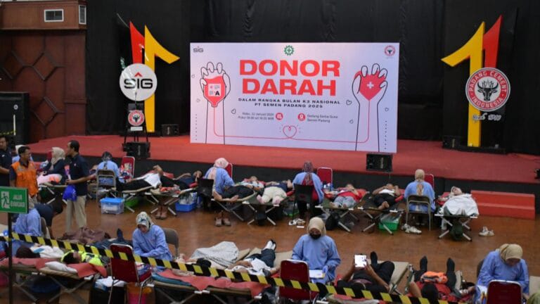 Dalam Rangka Bulan K3, PT Semen Padang Gelar Donor Darah Massal