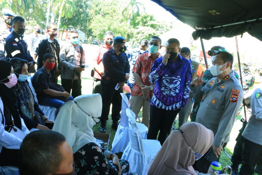 Dalam Sehari Kemarin, 27.143 Warga di Sumbar Melakukan Vaksin Covid-19