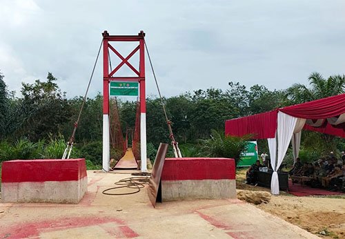 Dandim 0310/SSD Launching Jembatan Gantung Lubuk Botung Ampang Kuranji