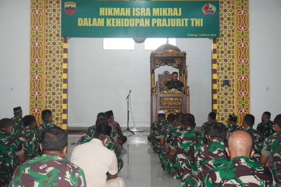 Dandrem Berharap Prajurit dan PNS Korem 032/Wirabraja serta Keluarga Mempertebal Iman dan Taqwa 