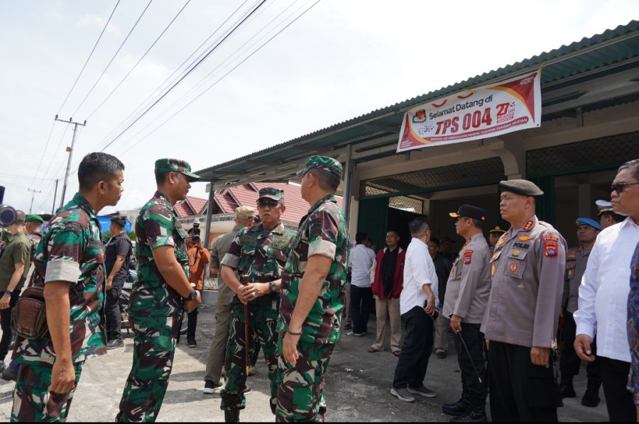 Danrem 032/Wbr Bersama Kapolda Sumbar Tinjau Proses PSU di Pasaman