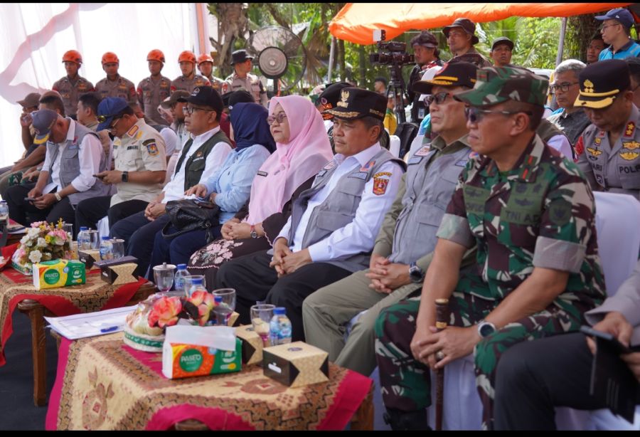 Danrem 032/Wbr Dampingi Menko PMK, Mendagri dan Kepala BNPB Resmikan Huntara di Agam