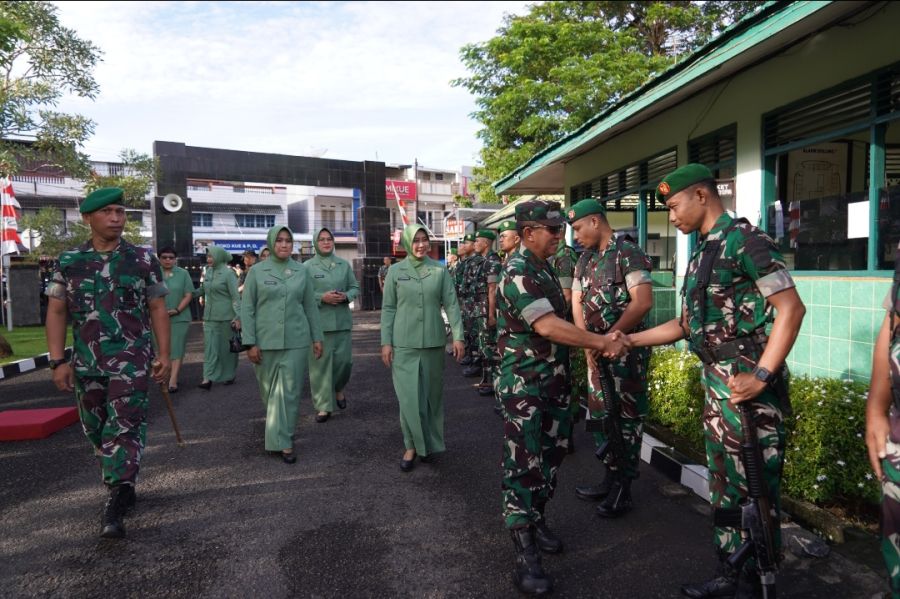 Danrem 032/Wbr : Doa dan Dukungan Keluarga Merupakan Kekuatan Bagi Prajurit