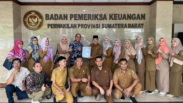 Dapat Predikat WTP ke 9 Kali, Ketua DPRD Terima LHP Pemkab Dharmasraya Tahun 2023 dari BPK 