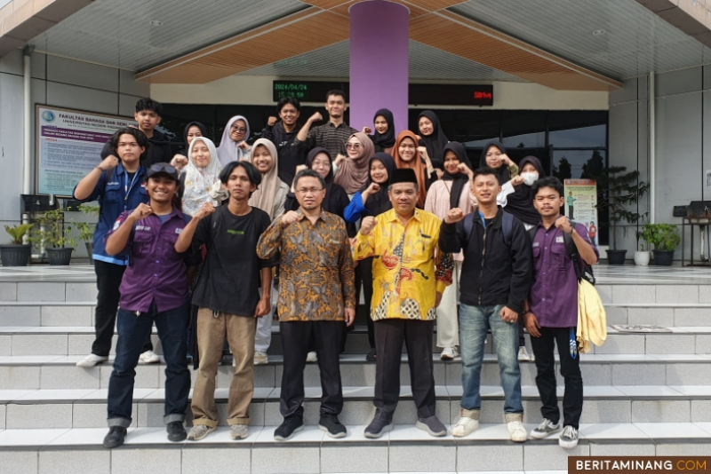 Dekan FBS Universitas Negeri Padang Resmikan Program Ekspedisi Kampus Ungu 2024