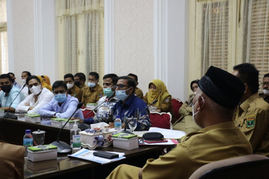 Dengar Keluhan Eksportir dan Petani Gambir, Gubernur Mahyeldi: Segera Akan Disiapkan Ranperda 