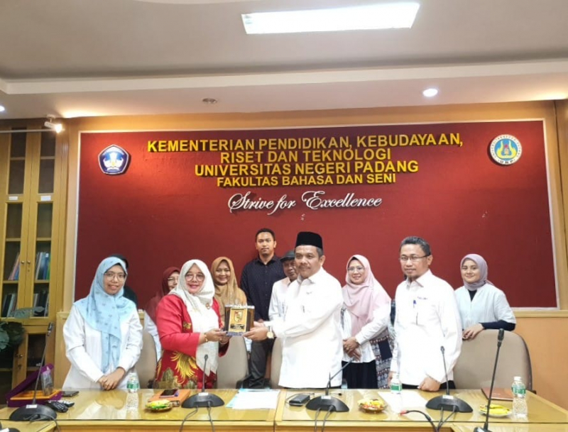 Departemen IIP FBS UNP Jalin Kerja Sama dengan Dinas Perpustakaan dan Kearsipan Kota Pekanbaru